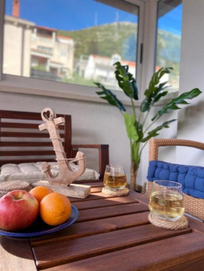 Nautical Sunset Apartment - free parking